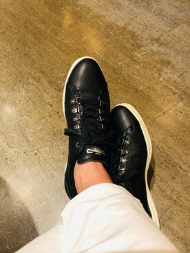 スニーカーを使った 素足 の人気ファッションコーディネート Wear