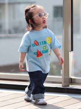 「BEAMS mini（ビームスミニ）の【WEB限定】たべもの 半袖 Tシャツ 2026SS（90～140cm）ドーナツ フルーツ 子供服 夏物 まとめ買い キッズ プチプラ 定番（Tシャツ/カットソー、ブルー系）」を使った、BEAMS miniさん（キッズ・110cm）の春コーディネート