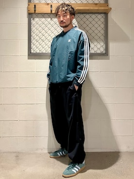 「adidas（アディダス）のアディカラー ウーブンクルーネック ウインドブレーカー / アディダスオリジナルス adidas Originals（ナイロンジャケット、グリーン系）」を使った、INさん（メンズ・174cm）の秋コーディネート
