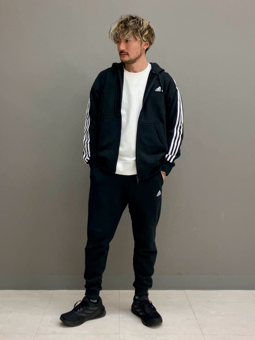 IN(アディダス ブランドコアストア 横浜ジョイナス)｜adidasの 