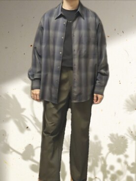 「UNIQLO（ユニクロ）のタックワイドパンツ（スラックス、グリーン系）」を使った、icedcoffeeさん（メンズ・166cm）の秋コーディネート