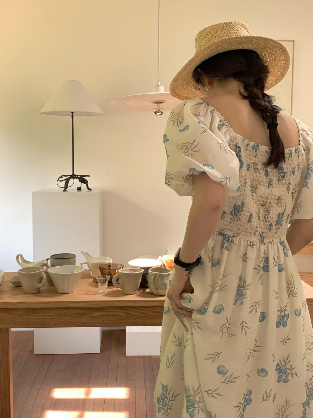 「休日スタイル、hotsummer」｜「chamomile shopのアイテム（ワンピース、ベージュ系）」を使った、Chamomileさん（レディース・153cm）の夏コーディネートの1枚目の写真