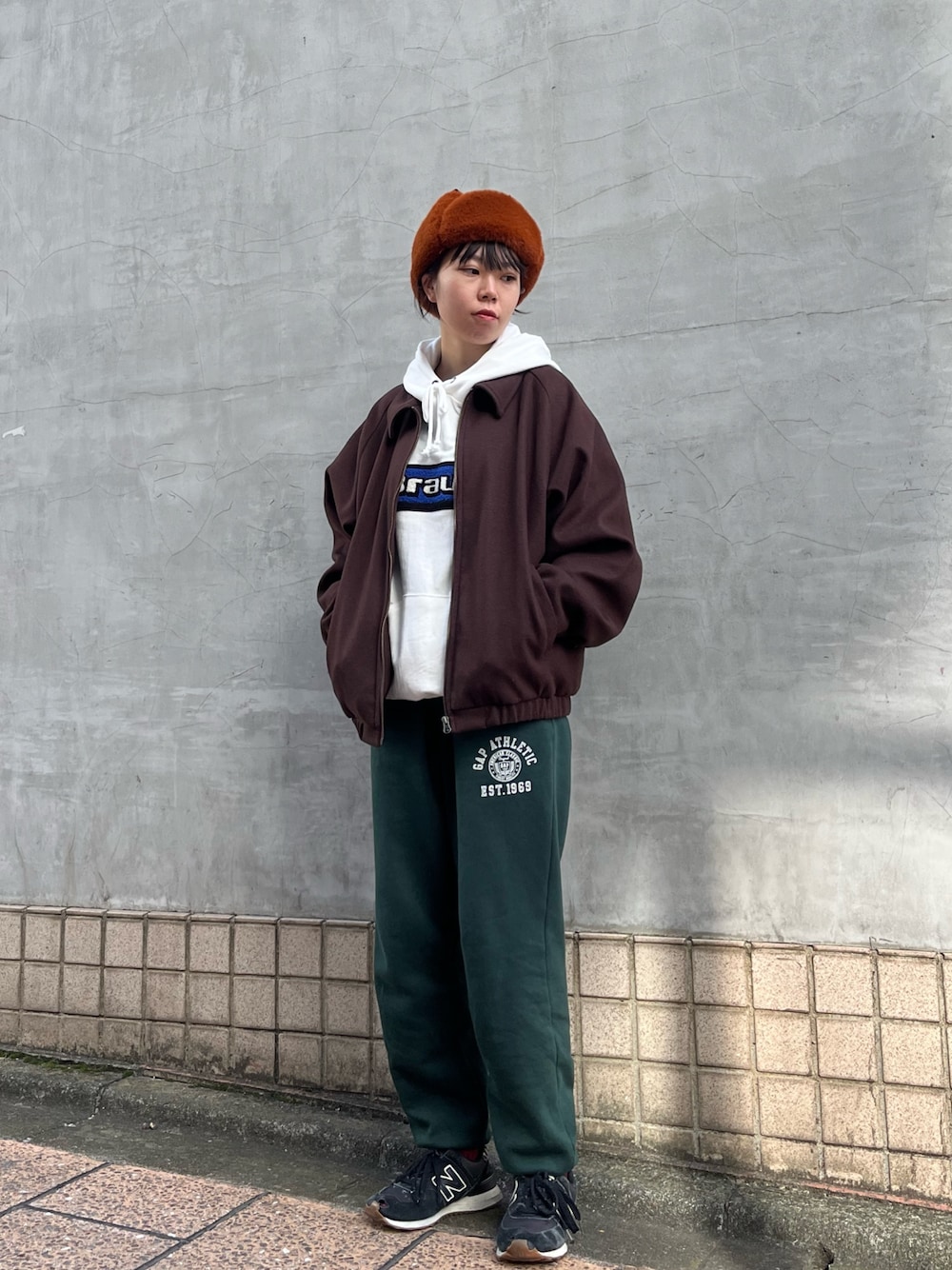「真冬のあったかスタイル、カジュアルスタイル、おしゃれさんと繋がりたい、今日のコーデ、冬、スニーカー、OVERRIDE、override 、いいね、save、フォローお願いします🤑、いいね返し」｜「OVERRIDEのOVERRIDE  CORDUROY KP TRAPPER SGP / オーバーライド（ハット、オレンジ系）」を使った、ﾊﾟェさん（骨格ウェーブ・レディース・166cm）の冬コーディネートの1枚目の写真