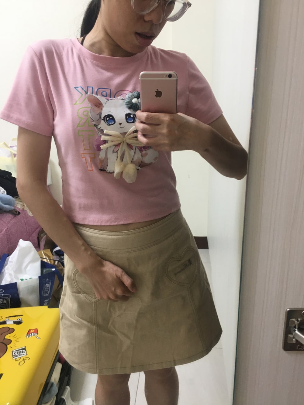 「cat」｜「廟東商圈のアイテム（Tシャツ/カットソー、ピンク系）」を使った、Jia-Rong Hsiehさん（レディース・156cm）の春コーディネートの1枚目の写真