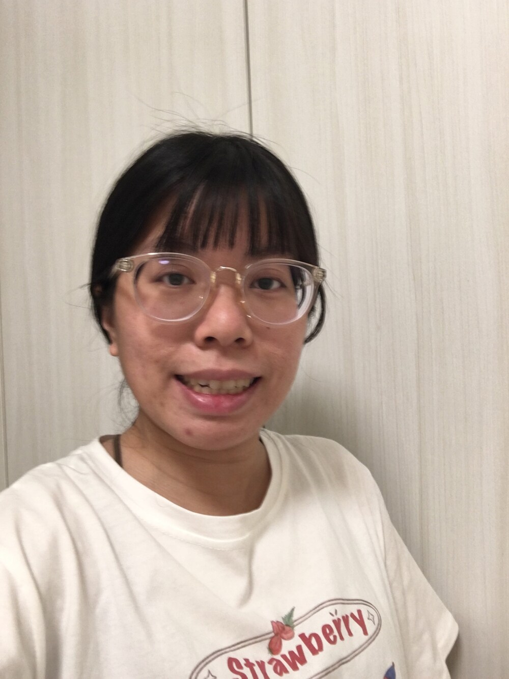 「line」｜「JINSのアイテム（メガネ、ホワイト系）」を使った、Jia-Rong Hsiehさん（骨格ナチュラル・レディース・156cm）の春コーディネートの1枚目の写真