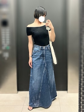 DIESELのデニムスカートを使った人気ファッションコーディネート