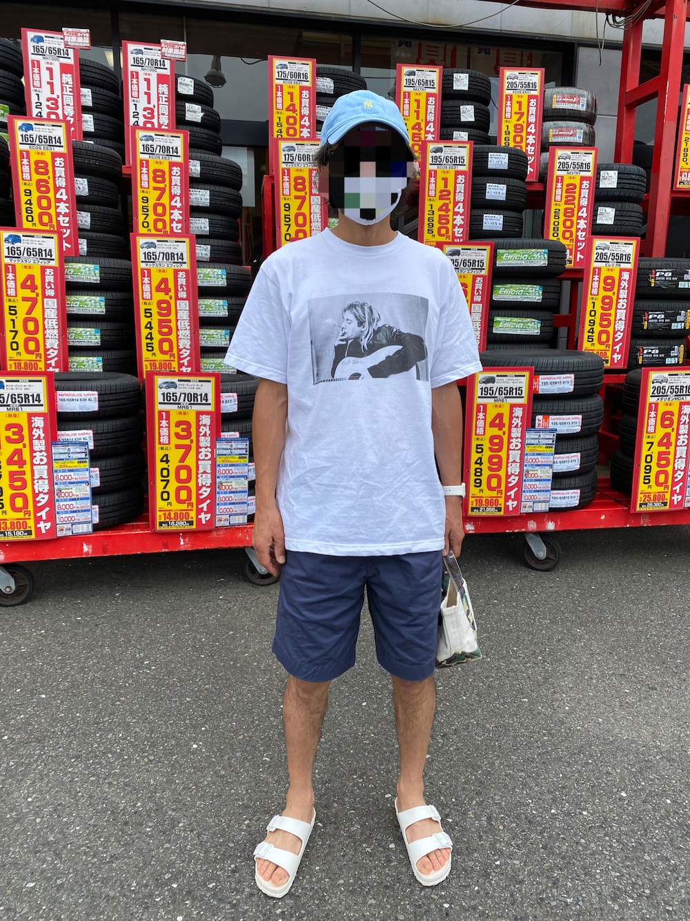 「ショートパンツ、ロックT、ニルヴァーナ、カートコバーン、ユニクロ」｜「UNIQLOのアイテム（その他パンツ、ブルー系）」を使った、osamu76さん（メンズ・174cm）の夏コーディネートの1枚目の写真