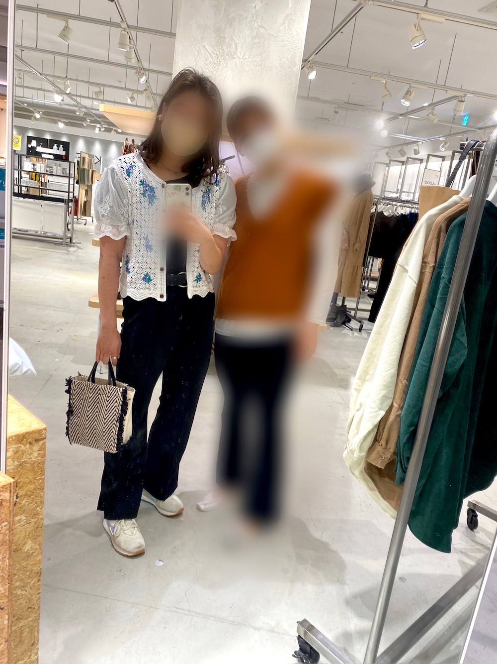 「未来のWEARISTAプロジェクト、プチプラ、マイベストコーデ2021」｜「BEAMSのアイテム（ハンドバッグ、ホワイト系）」を使った、miisannocodeさん（レディース・165cm）の冬コーディネートの1枚目の写真