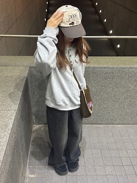 「アイテム（スウェット）」を使った、ヒカルさん（レディース・154cm）の春コーディネート