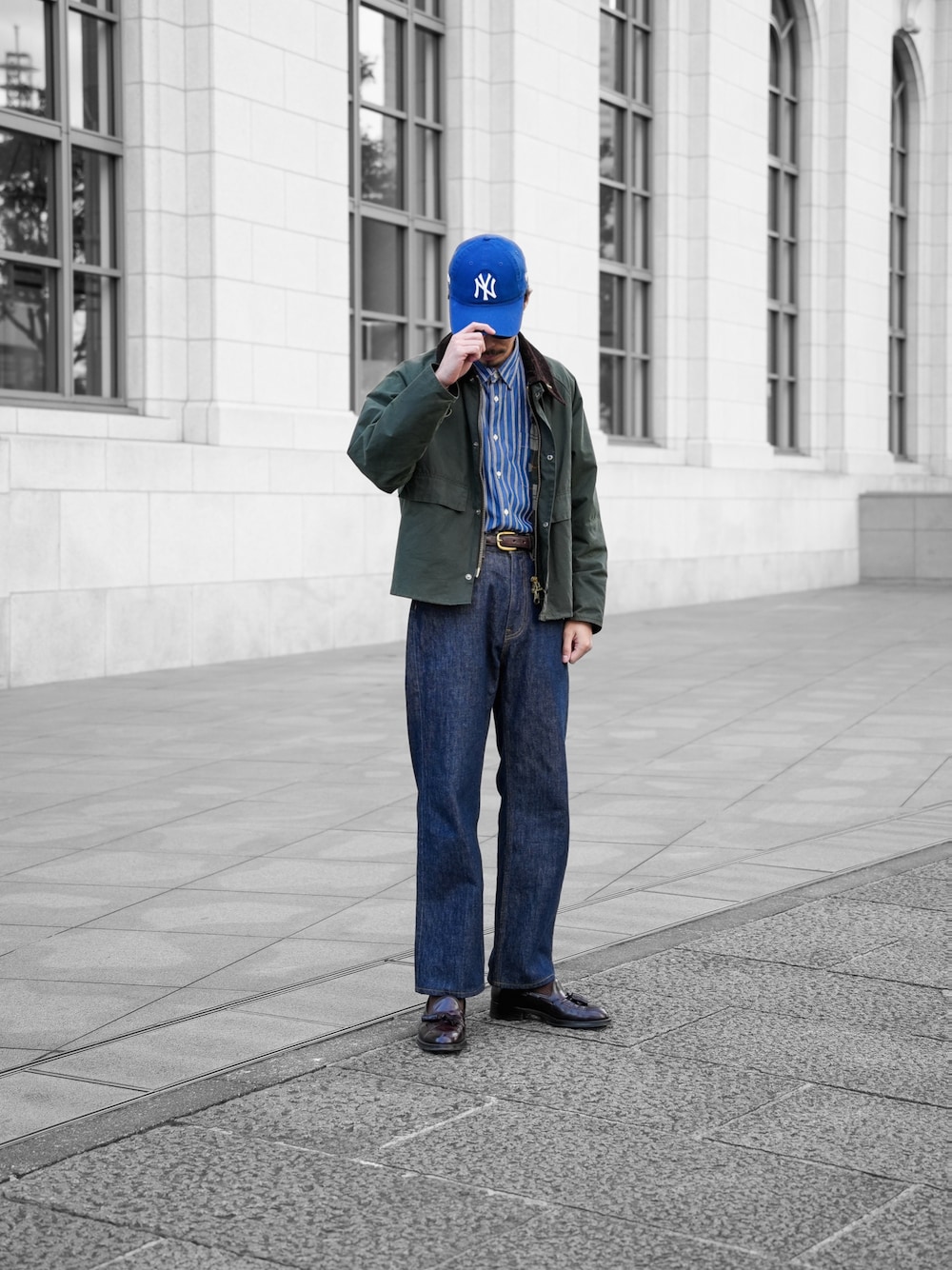 「秋っぽコーデ更新中、おしゃれさんと繋がりたい、M65、バブアー、Barbour、モッズコート、AURALEE、秋服、大人カジュアル、デートコーデ」｜「BarbourのBARBOUR/バブアー　SPEY スペイ MWX1212（ブルゾン、グリーン系）」を使った、minimal +αさん（メンズ・173cm）の秋コーディネートの1枚目の写真