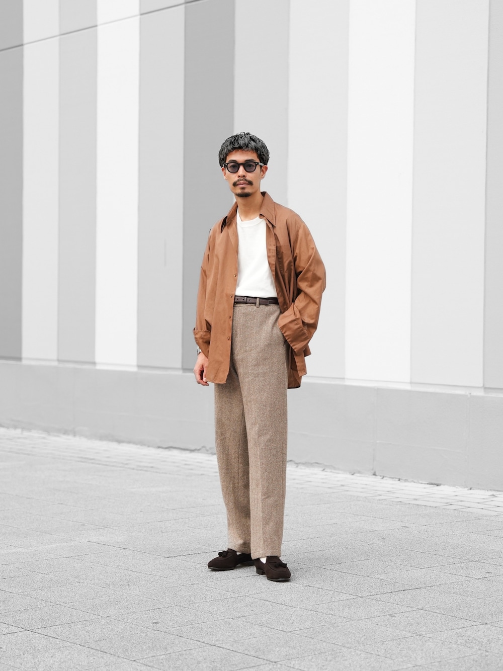 ㉘ヘリンボーン、大人コーデ スラックスを使った「ヘリンボーンパンツ」の人気ファッション