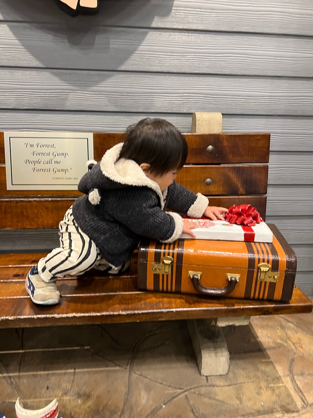 「GAP、babygap、ボアジャケット、アウター、冬服、冬服コーデ、ベビーコーデ、ベビー、ベビーファッション、ベビー服、むすこーで、男の子コーデ、男の子、男の子ベビー、男の子ファッション」｜「markeysのアイテム（パンツ、ホワイト系）」を使った、KAHOさん（レディース・170cm）の春コーディネートの1枚目の写真