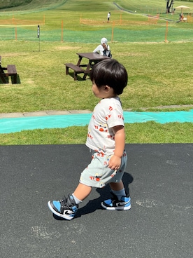 「アイテム（スニーカー）」を使った、KAHOさん（レディース・170cm）の夏コーディネート