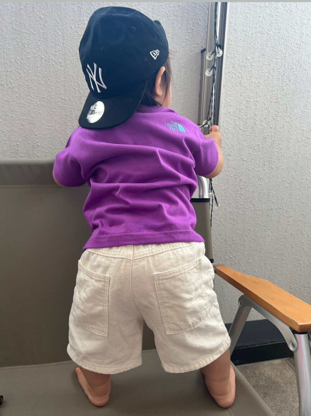 「ノースフェイス、ZARA、ZARA KIDS、パープル、パープルコーデ、カラーコーデ、夏服、男の子、男の子コーデ、男の子ベビー、男の子ファッション、むすこーで、むすこふく、生後11ヶ月、男の子だけどピンク」｜「NEW ERAのNEW ERA/ニューエラ キッズ My 1st 9FIFTY ニューヨーク・ヤンキース キャップ 13561948（キャップ、ブラック系）」を使った、KAHOさん（レディース・170cm）の秋コーディネートの1枚目の写真