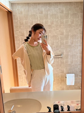 「archives（アルシーヴ）のアイテム（パンツ）」を使った、KAHOさん（レディース・170cm）の春コーディネート