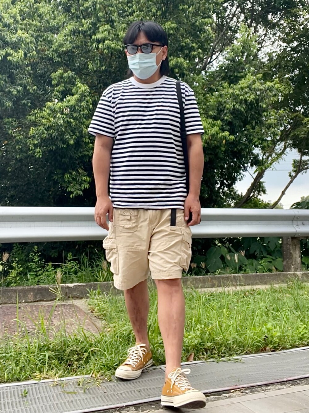 「夏」｜「CONVERSEのアイテム（スニーカー、イエロー系）」を使った、不來恩さん（メンズ・170cm）の夏コーディネートの1枚目の写真