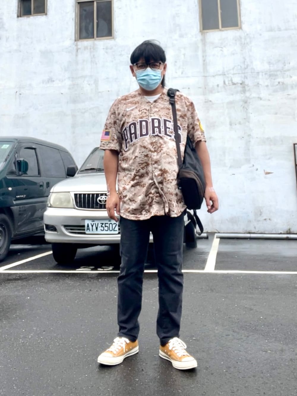 「夏」｜「CONVERSEのアイテム（スニーカー、イエロー系）」を使った、不來恩さん（メンズ・170cm）の夏コーディネートの1枚目の写真