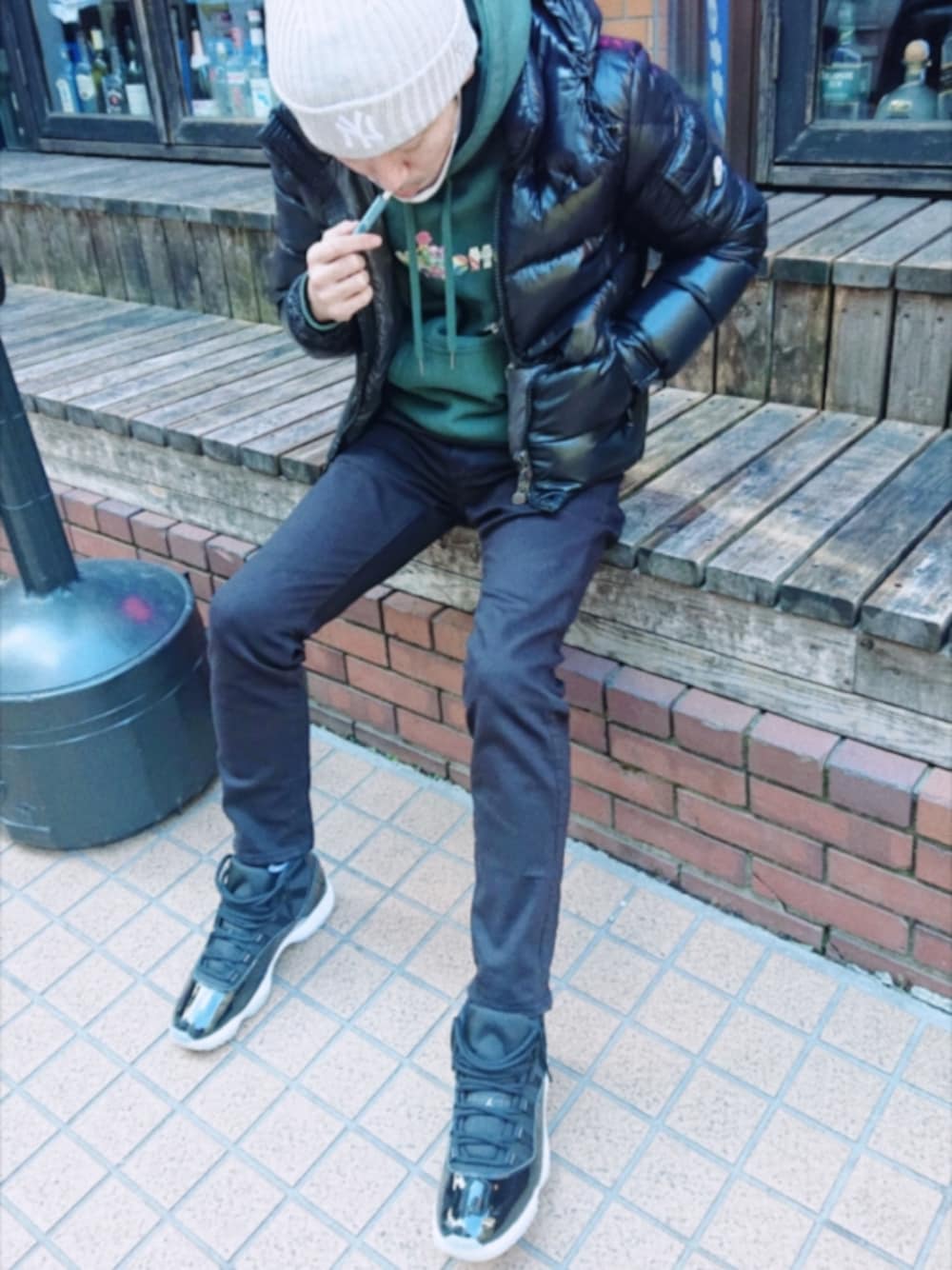 デニムパンツを使った「Air Jordan 11」のメンズ人気ファッション