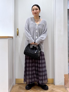 「アイテム（ブローチ/コサージュ）」を使った、namieさん（レディース・157cm）の秋コーディネート