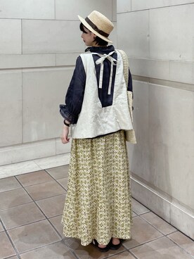 「Samansa Mos2（サマンサ モスモス）のレトロ壁紙風柄スカート（スカート）」を使った、シノさん（レディース・152cm）の春コーディネート