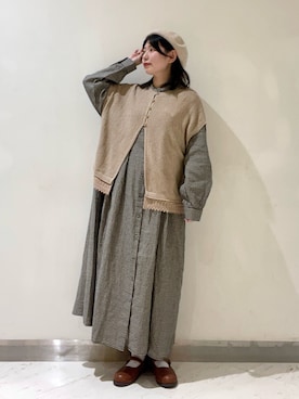 「アイテム（シューズ、イエロー系）」を使った、シノさん（レディース・153cm）の冬コーディネート