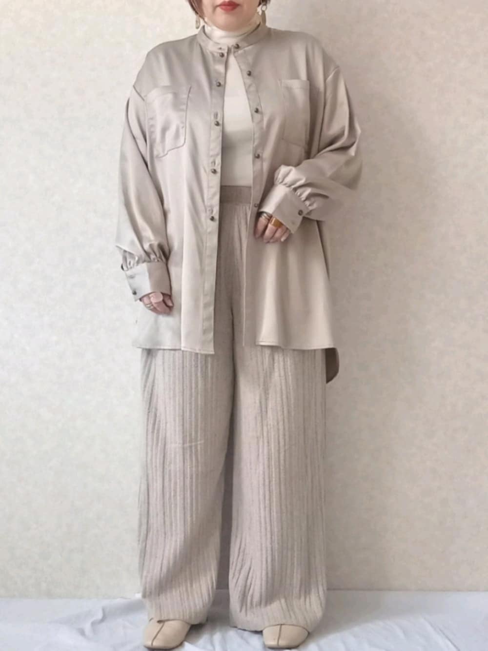 「秋冬コーデ、オトナ女子、シンプル、プチプラコーデ、おしゃれさんと繋がりたい、大人カジュアル、ベージュ、低身長コーデ、ハイネックニット、いいね、save、フォローお願いします🤑」｜「NEUNAの長袖ブラウス（シャツ/ブラウス、ベージュ系）」を使った、aya_∗*ﾟさん（レディース・153cm）の秋コーディネートの1枚目の写真