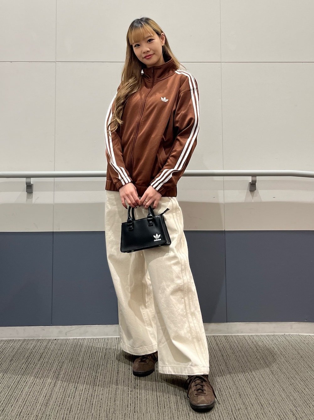 AH(アディダス オリジナルスショップ ららぽーと海老名)｜adidasの