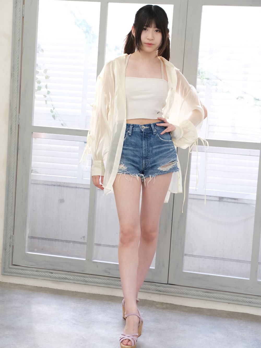 「Chicoのアイテム（チューブトップ、ホワイト系）」を使った、Ayaさん（レディース・164cm）の夏コーディネートの1枚目の写真