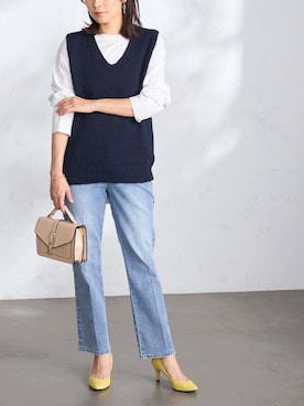 「GALLORIA（ギャローリア）の【ウエスト平ゴム内蔵】デニムセミフレアパンツ（デニムパンツ、ブルー系）」を使った、GALLORIAさん（レディース・165cm）の春コーディネート