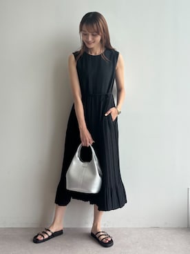 「GALLORIA（ギャローリア）の【ウォッシャブル】プリーツ切替ワンピース（ワンピース、ブラック系）」を使った、GALLORIAさん（レディース・165cm）の夏コーディネート
