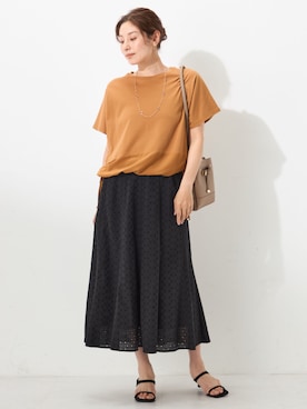 「GALLORIA（ギャローリア）の【汗ジミ軽減・接触冷感】裾異素材切替プルオーバー（Tシャツ/カットソー、ブラウン系）」を使った、GALLORIAさん（レディース・165cm）の春コーディネート