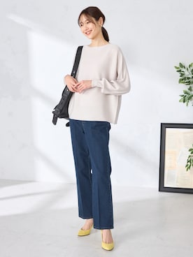 「GALLORIA（ギャローリア）の【ウエスト平ゴム内蔵】デニムセミフレアパンツ（デニムパンツ、ブルー系）」を使った、GALLORIAさん（レディース・165cm）の春コーディネート