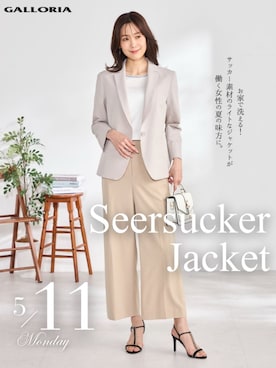 「GALLORIA（ギャローリア）の【キレメクシリーズ】衿ラメテープ　クルーネックTシャツ（Tシャツ/カットソー、ホワイト系）」を使った、GALLORIAさん（レディース・165cm）の春コーディネート