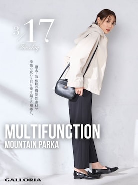 「GALLORIA（ギャローリア）の【はっ水・防花粉】マウンテンパーカー（マウンテンパーカー、ベージュ系）」を使った、GALLORIAさん（レディース・165cm）の春コーディネート