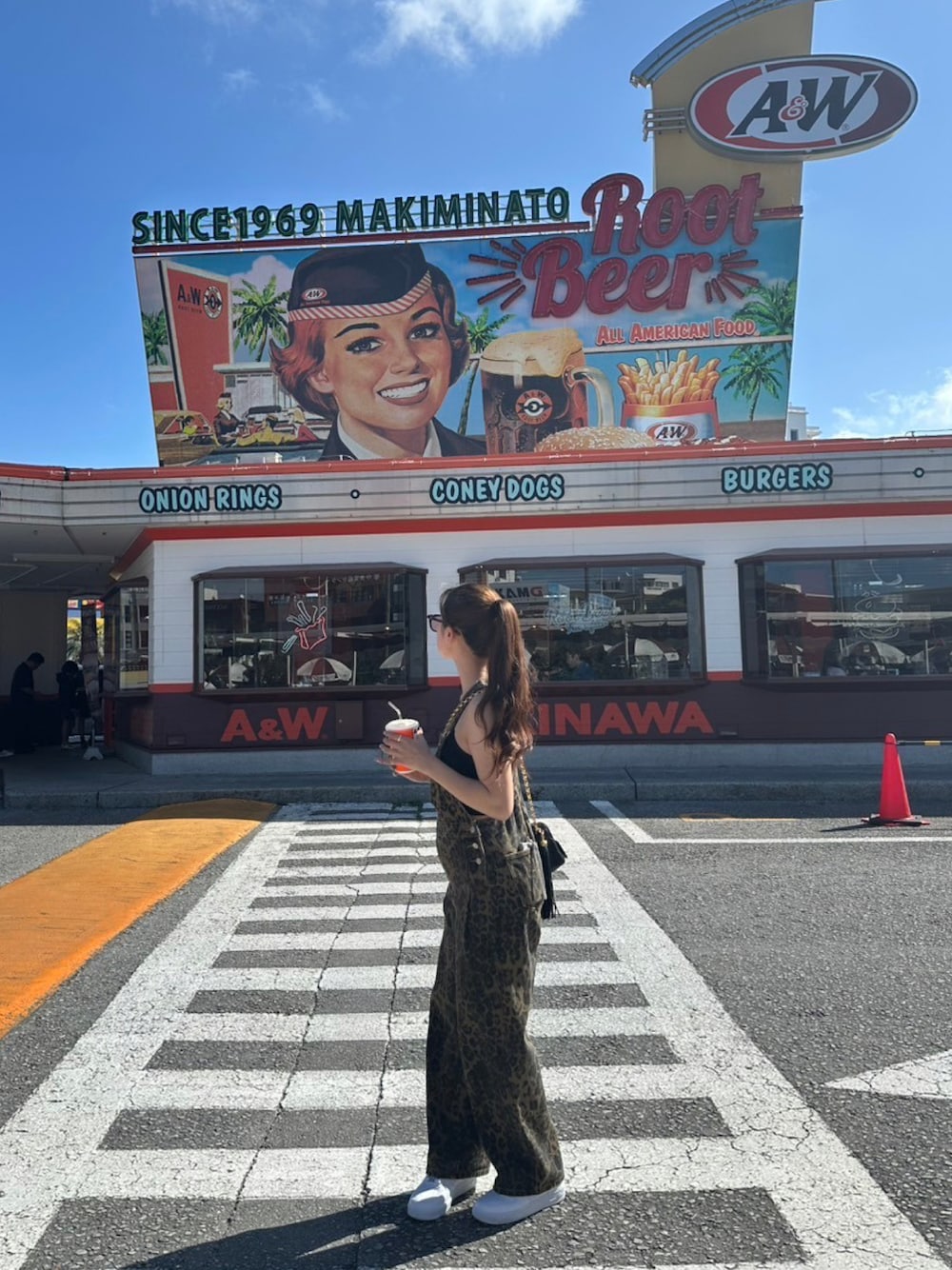 「sheinのアイテム（サロペット/オーバーオール、ブラウン系）」を使った、Creaさん（骨格ストレート・レディース・160cm）の夏コーディネートの1枚目の写真