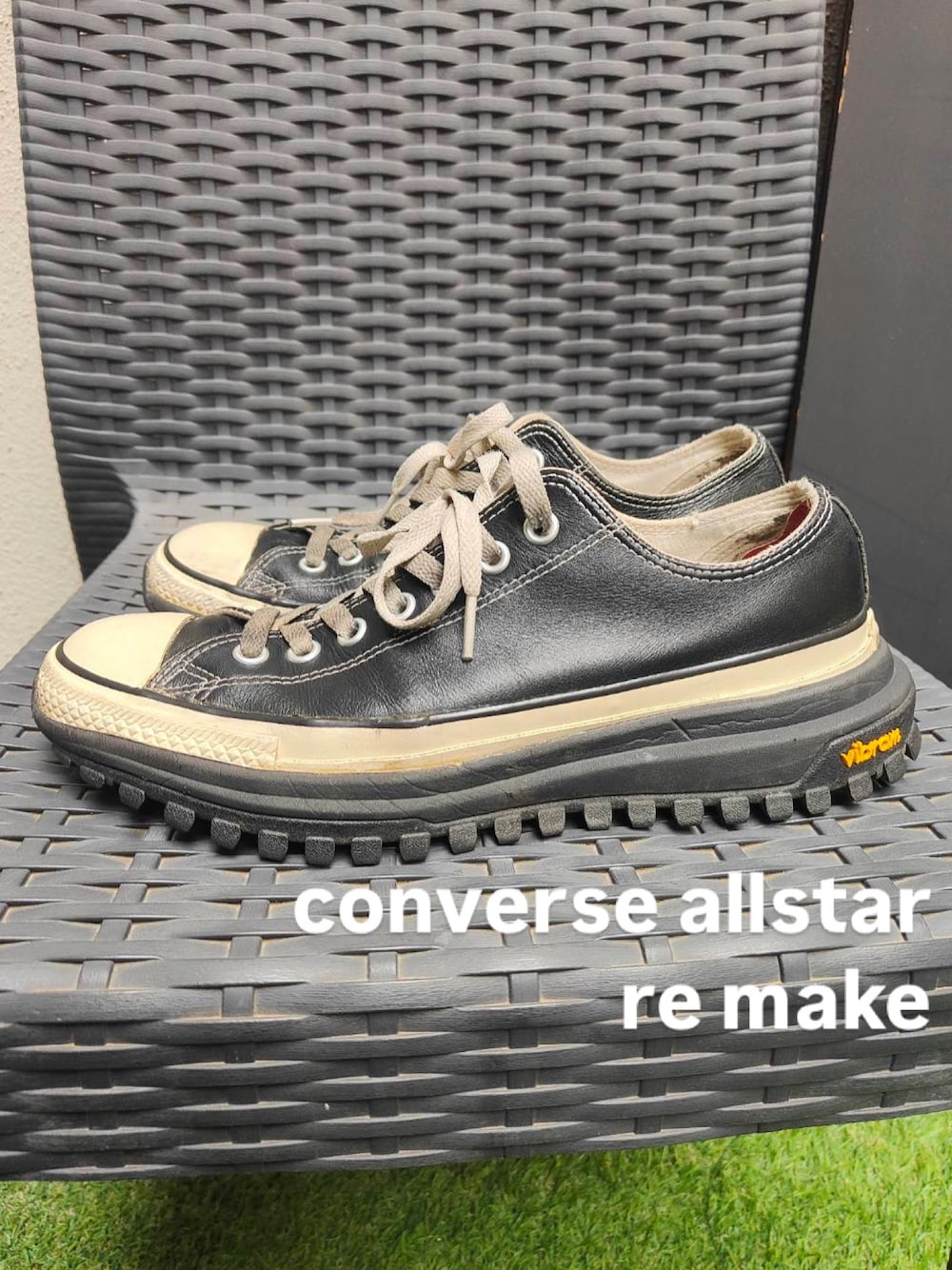 「最近のいい感じコーデ、ビブラムソール、オールスター、ALL STAR、converse、コンバース、リメイク」｜「CONVERSE ALL STARのCONVERSE / ALL STAR J OX（スニーカー、ブラック系）」を使った、tutta（相互フォロー）さん（メンズ・168cm）の春コーディネートの1枚目の写真