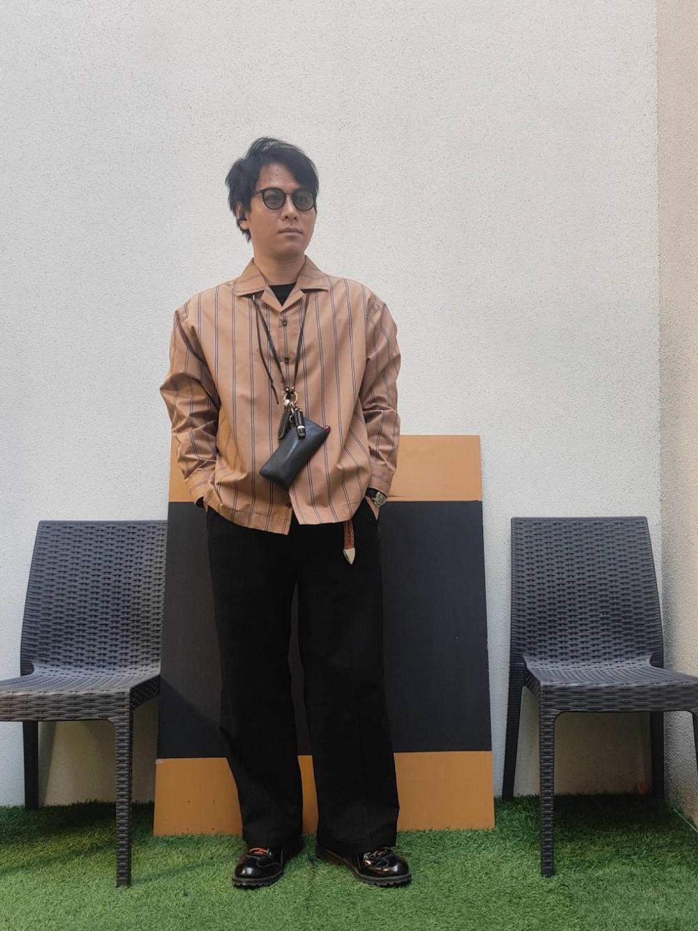 「今日のコーデ、シャツスタイル、休日スタイル、春服コーデ、大人ファッション、お出かけコーデ、シンプルスタイル、ブラックコーデ、シンプルコーデ」｜「LIDNMのCROCHET BLADE WOOL PNT（その他パンツ、ブラック系）」を使った、tutta（相互フォロー）さん（メンズ・168cm）の春コーディネートの1枚目の写真