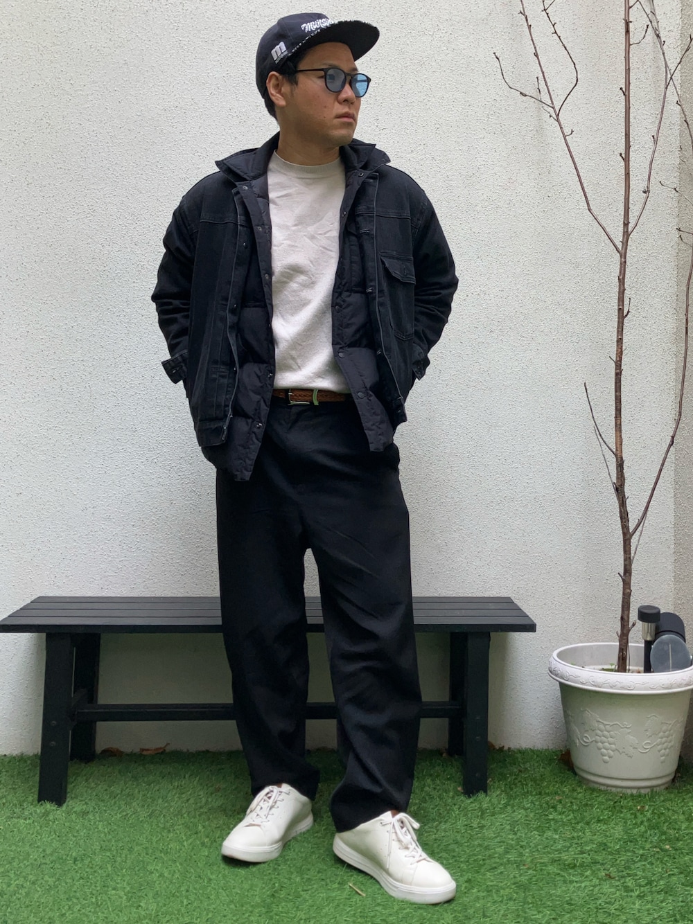 「ストリート、オトナカジュアル」｜「STUDIOUS CITYのアイテム（スラックス、ブラック系）」を使った、tutta（相互フォロー）さん（メンズ・168cm）の冬コーディネートの1枚目の写真