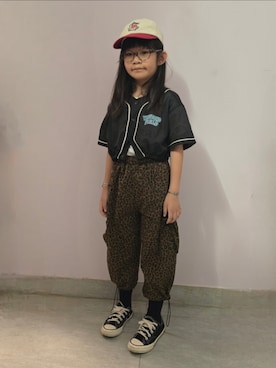 「アイテム（スニーカー）」を使った、Cressida.Cさん（キッズ・120cm）の秋コーディネート