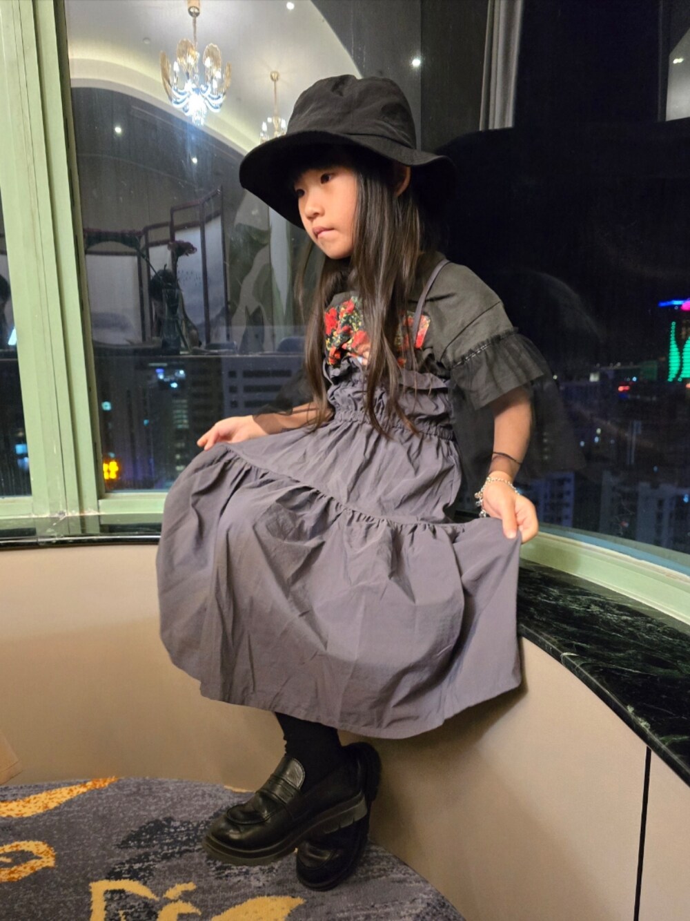 「子供服、女の子、帽子、Tシャツ、ドレス、ローファー、markey's、CIAOPANIC TYPY」｜「CIAOPANIC TYPYの【KIDS】2WAYナイロンギャザーキャミワンピース（ワンピース、グレー系）」を使った、Cressida.Cさん（キッズ・110cm）の夏コーディネートの1枚目の写真