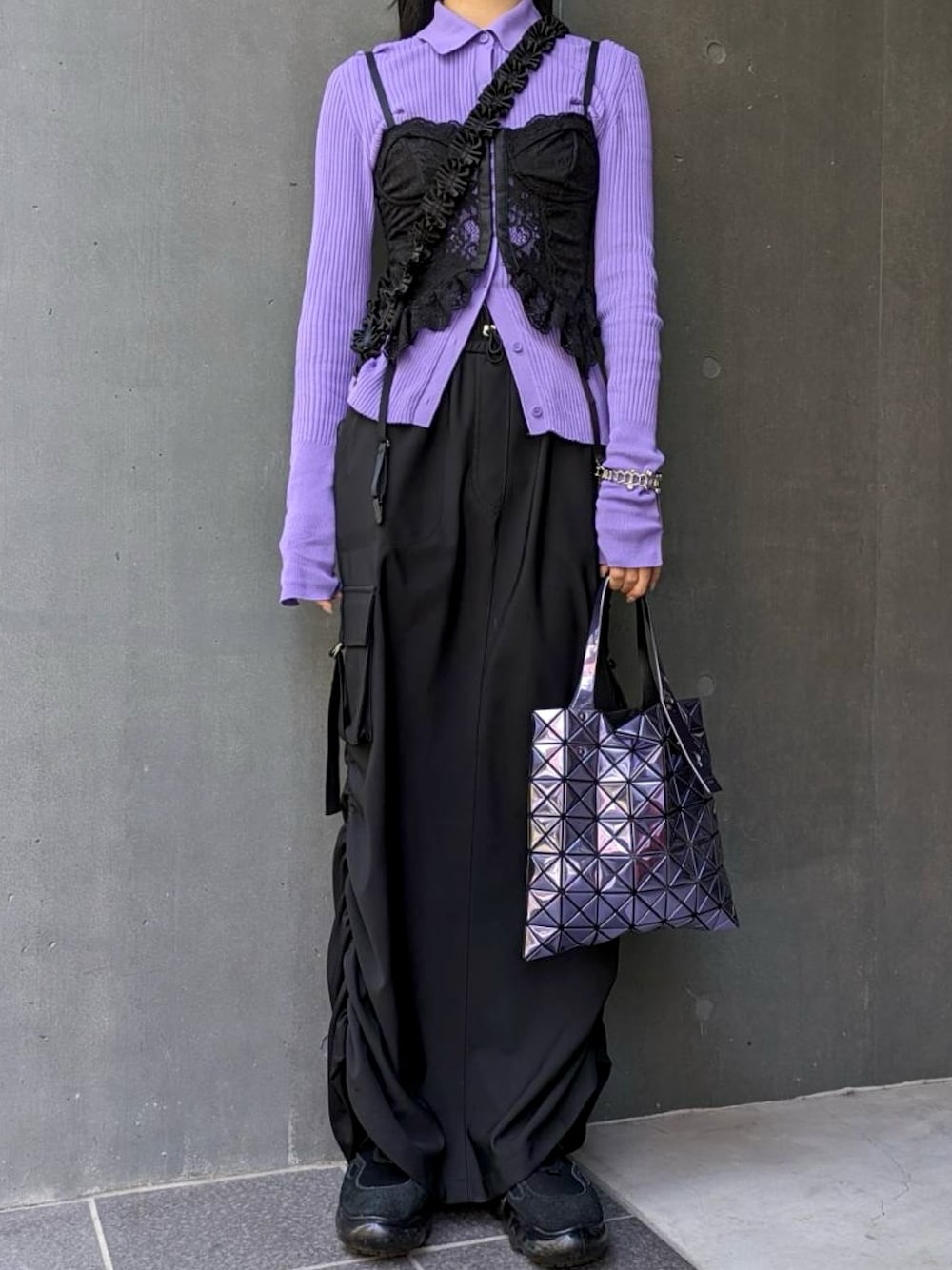 「ootd、カーゴスカート、着回しコーデ、ZARA、COS、baobao、shein、カラーコーデ、ロングスカート、休日スタイル」｜「COSのアイテム（ニット/セーター、パープル系）」を使った、Nさん（骨格ウェーブ・レディース・163cm）の春コーディネートの1枚目の写真