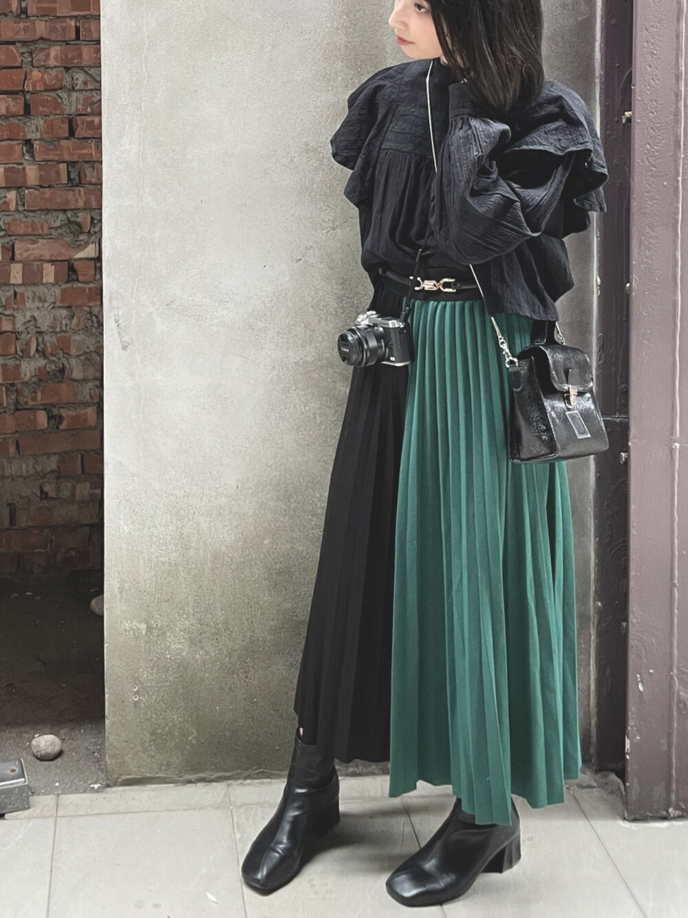 「ootd、復古、女人味、洋裝」｜「CEREALのアイテム（トップス、ブラック系）」を使った、sakanayuyuさん（レディース・150cm）の冬コーディネートの1枚目の写真