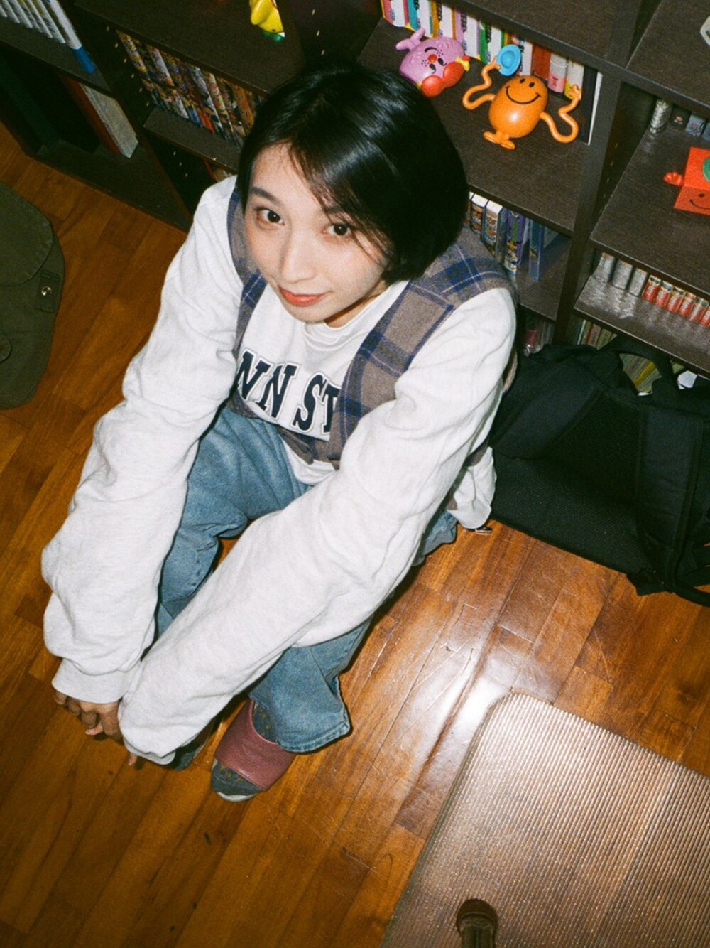 「ootd、休閒、牛仔褲、oversize」｜「No.11のアイテム（ベスト、ブラウン系）」を使った、sakanayuyuさん（レディース・150cm）の冬コーディネートの1枚目の写真