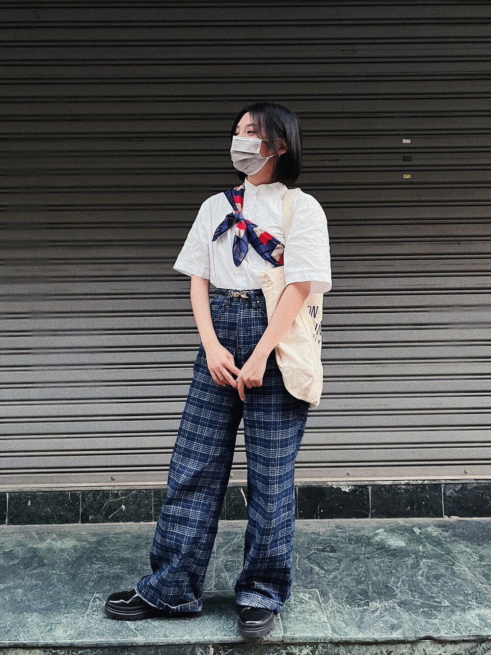 「ootd、夏、休閒、古着MIX、街頭穿搭、牛仔褲」｜「PALLADIUMのアイテム（シューズ、ブラック系）」を使った、sakanayuyuさん（レディース・150cm）の春コーディネートの1枚目の写真