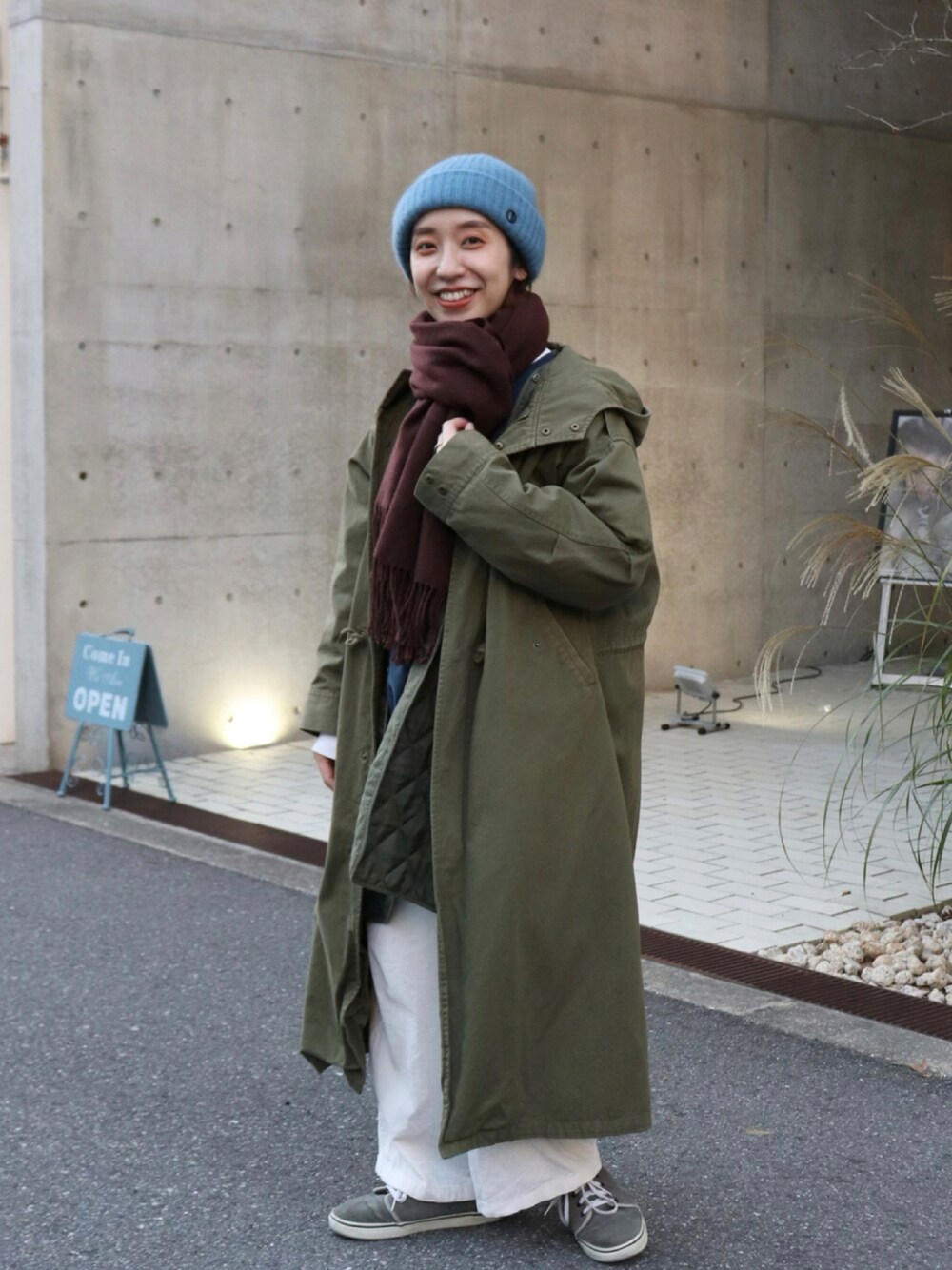 「カジュアル、シンプルコーデ、ミリタリー、ミリタリーコーデ、マフラー、カーキ、ニット帽、ニット帽コーデ、ボーイッシュ、メンズライク、休日スタイル、防寒、パンツコーデ、秋冬コーデ、ゆったりコーデ」｜「Chapeau d' OのChapeau d' O RA/WO Knit Watch（ニットキャップ/ビーニー、ブルー系）」を使った、chruuさん（レディース・153cm）の冬コーディネートの1枚目の写真