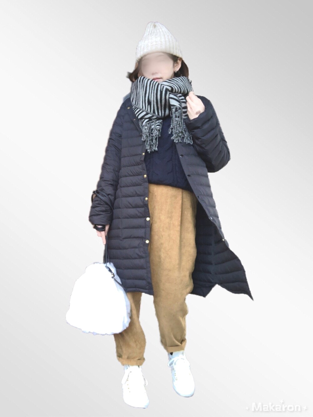 「オトナカジュアル、オトナ女子、ファー小物、Traditional Weatherwear、ゼブラ柄、ニット帽、コーデュロイパンツ」｜「LOWELL thingsのRelay/レッキスドロスト巾着ファーBAG（ショルダーバッグ、ホワイト系）」を使った、wondafullさん（レディース・151cm）の冬コーディネートの1枚目の写真