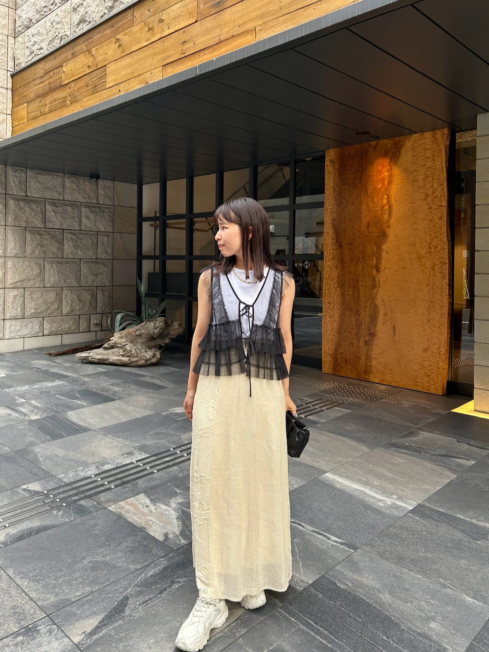 「et.UNiVERのFrill vest pencil dress（ドレス、ブラック系）」を使った、RIZUMUさん（骨格ウェーブ・レディース・158cm）の秋コーディネートの1枚目の写真
