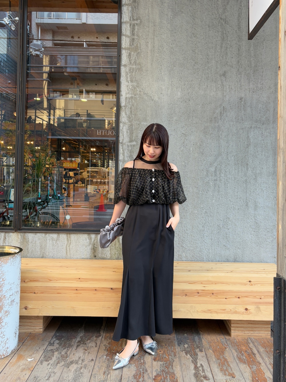 「春コーデ、オフィススタイル、結婚式、ボレロ、カーディガン、オケージョン」｜「et.UNiVERのbaloom cardigan dress（ワンピース、ブラック系）」を使った、RIZUMUさん（骨格ウェーブ・レディース・159cm）の春コーディネートの1枚目の写真