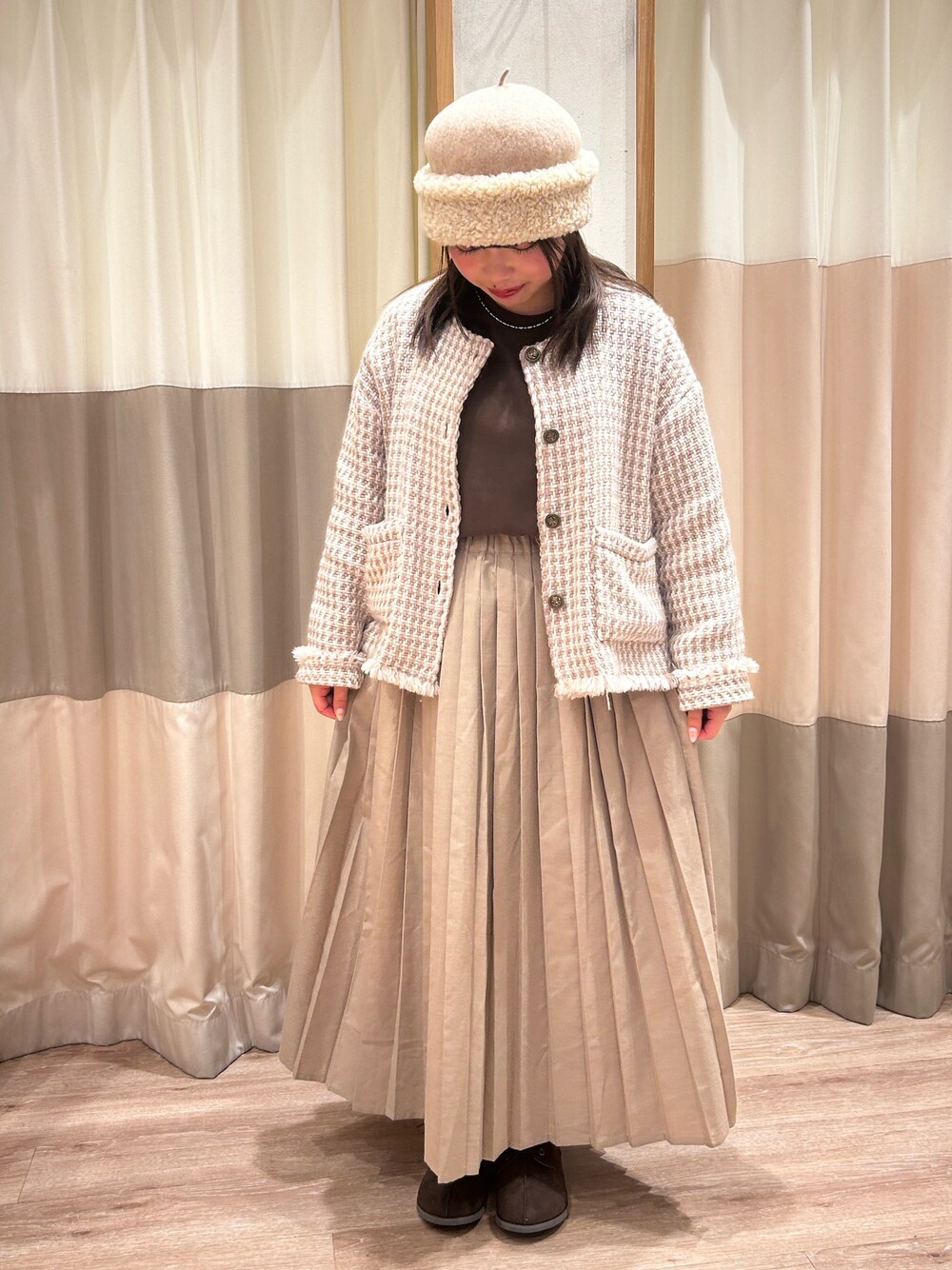 「Samansa Mos2、SM2 keittio イオンモール日の出店、おでかけコーデ、低身長女子、プリーツスカート」｜「Samansa Mos2の【消臭効果】ボアフェルトロールワッチ（ハット、ベージュ系）」を使った、🐾🐈‍⬛Mim🐈‍⬛🐾さん（レディース・147cm）の秋コーディネートの1枚目の写真