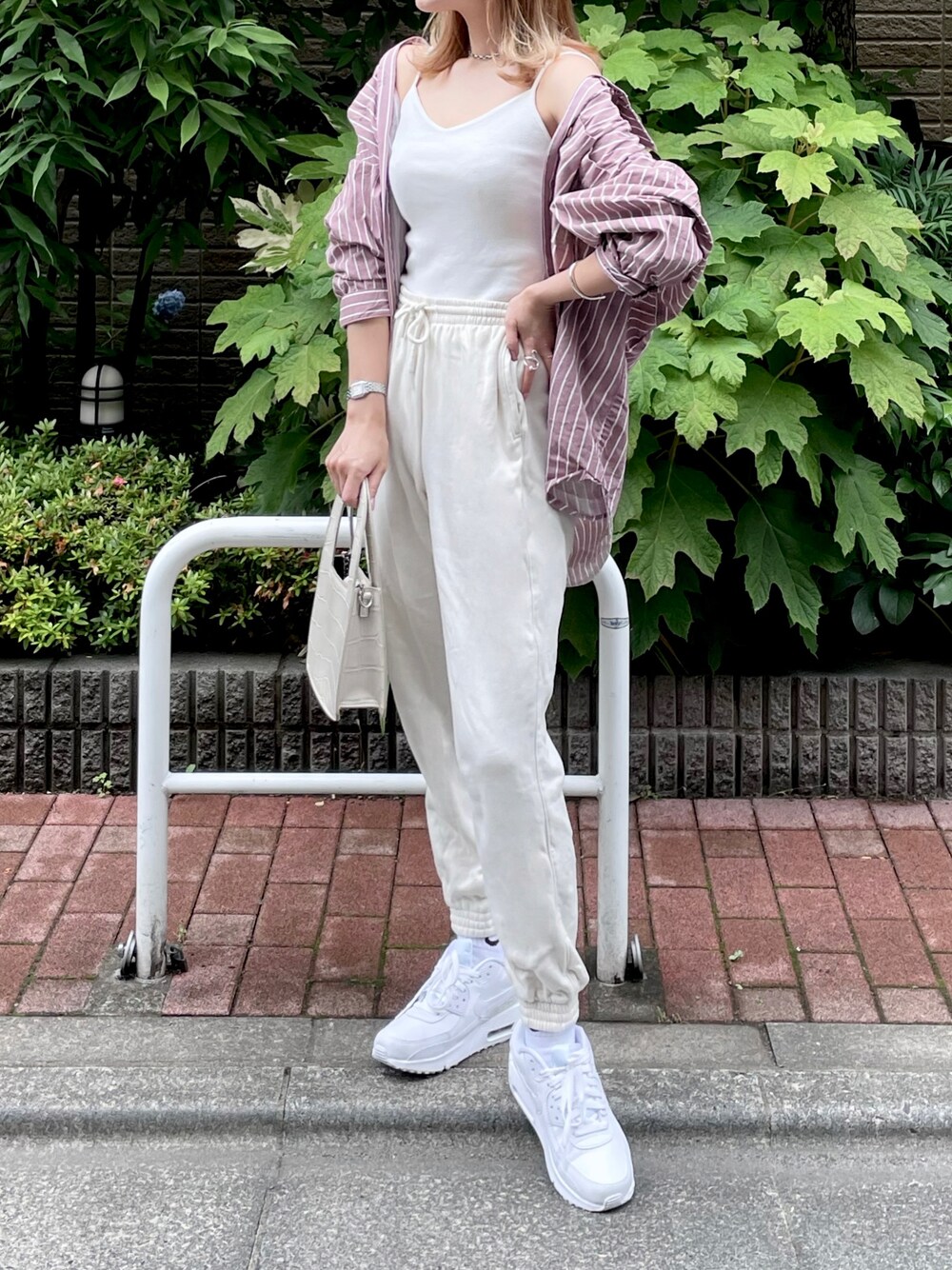 白ソックス×白スニーカー」の人気ファッションコーディネート - WEAR